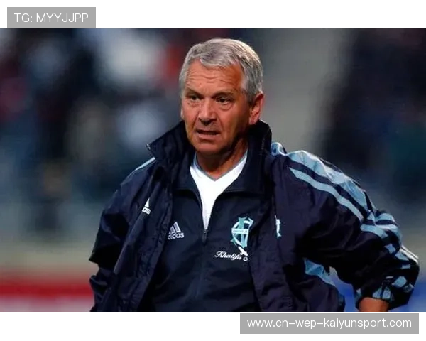 凯撒酋长中场核心发挥出色，助力球队进攻，足坛凯撒大帝