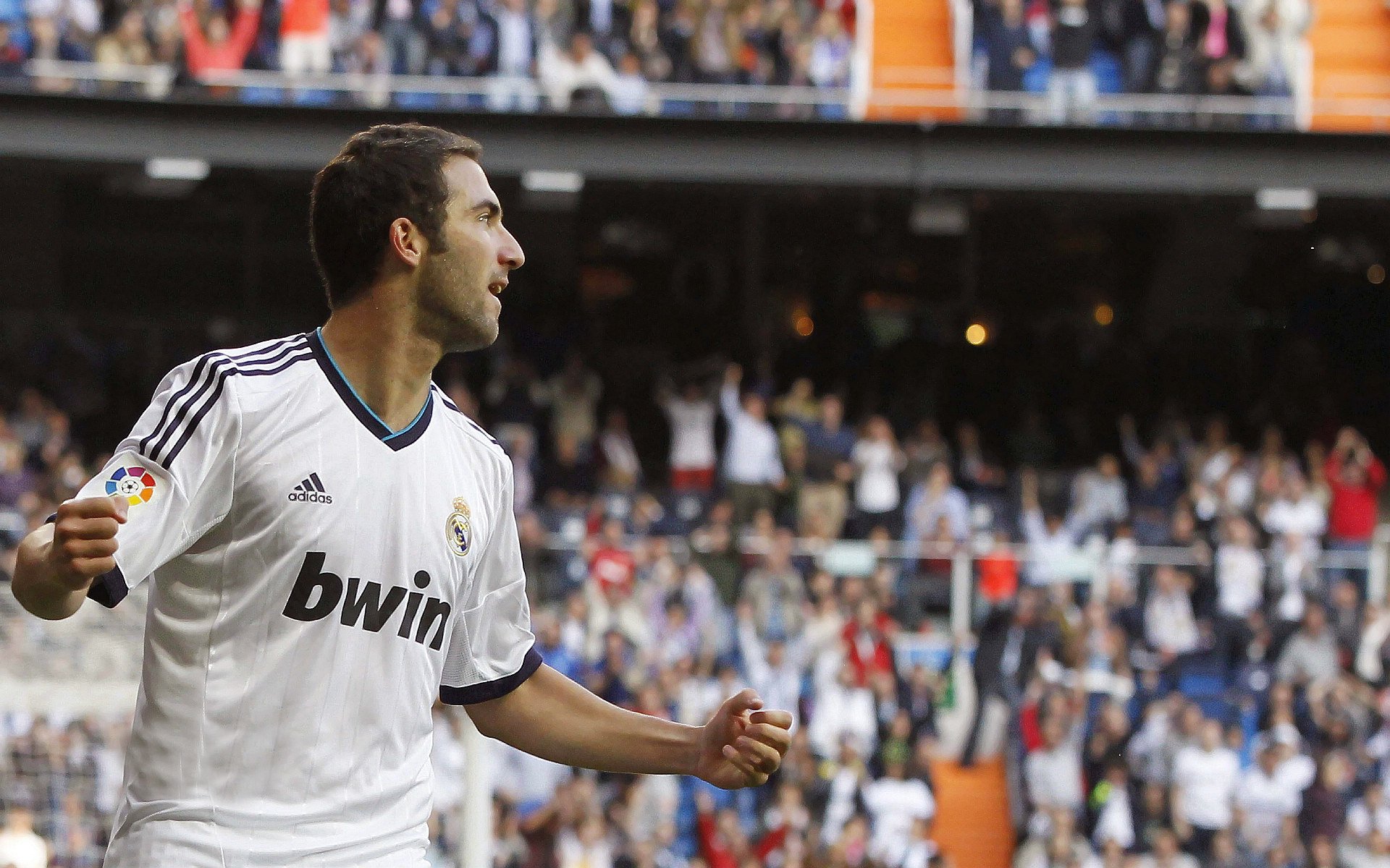 开云体育下载官网-“费尔南多·比亚尔巴的球场统治力,阿根廷美洲狮队的进攻核心”